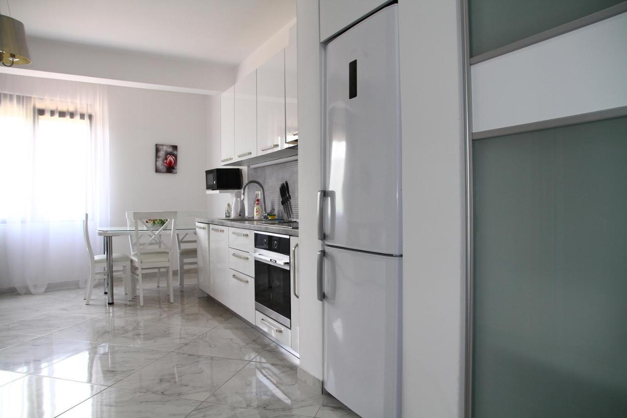 Bella Costa Apartment Dobra Voda Exterior photo